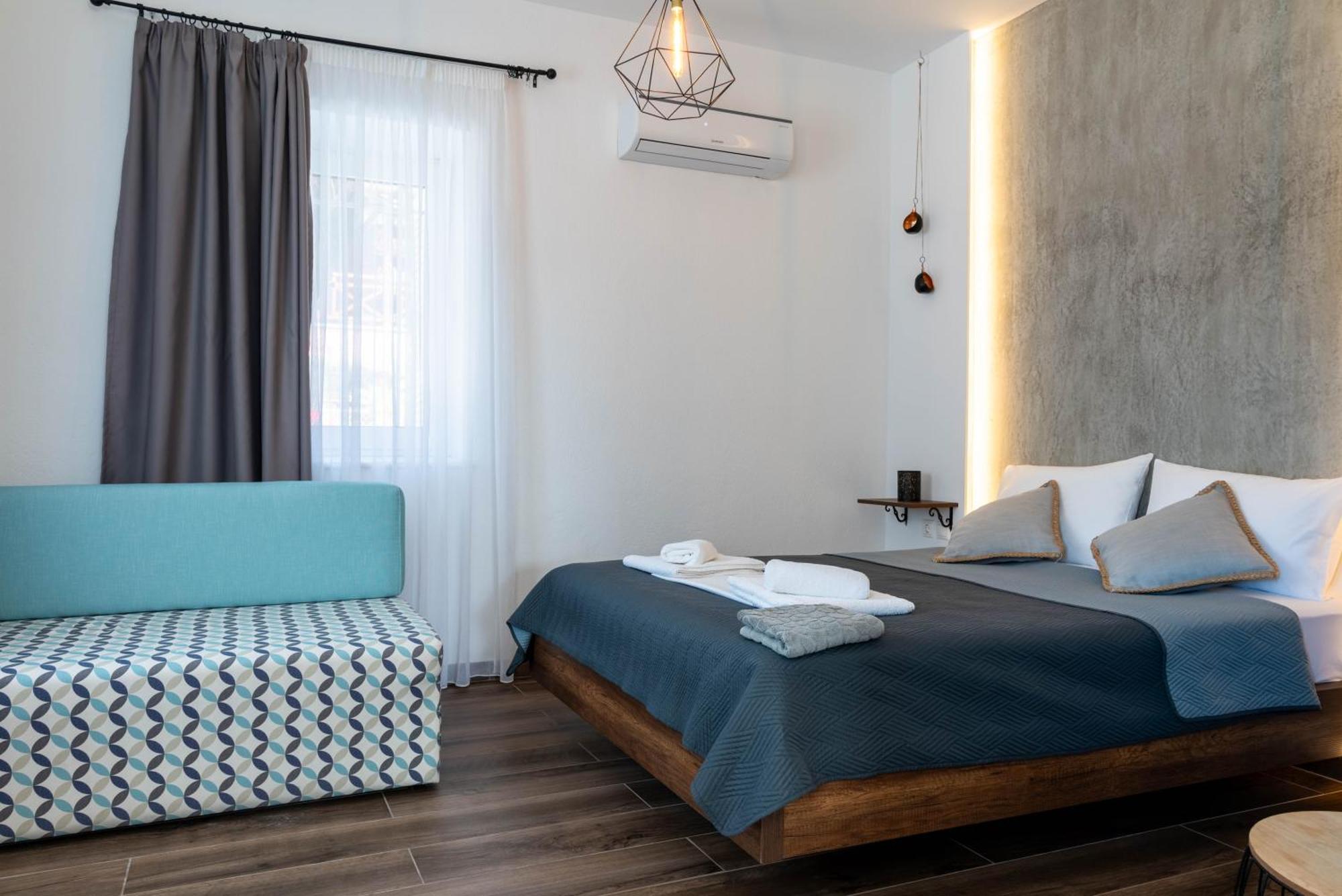 Aigli Luxury Studios Nea Roda Exterior photo