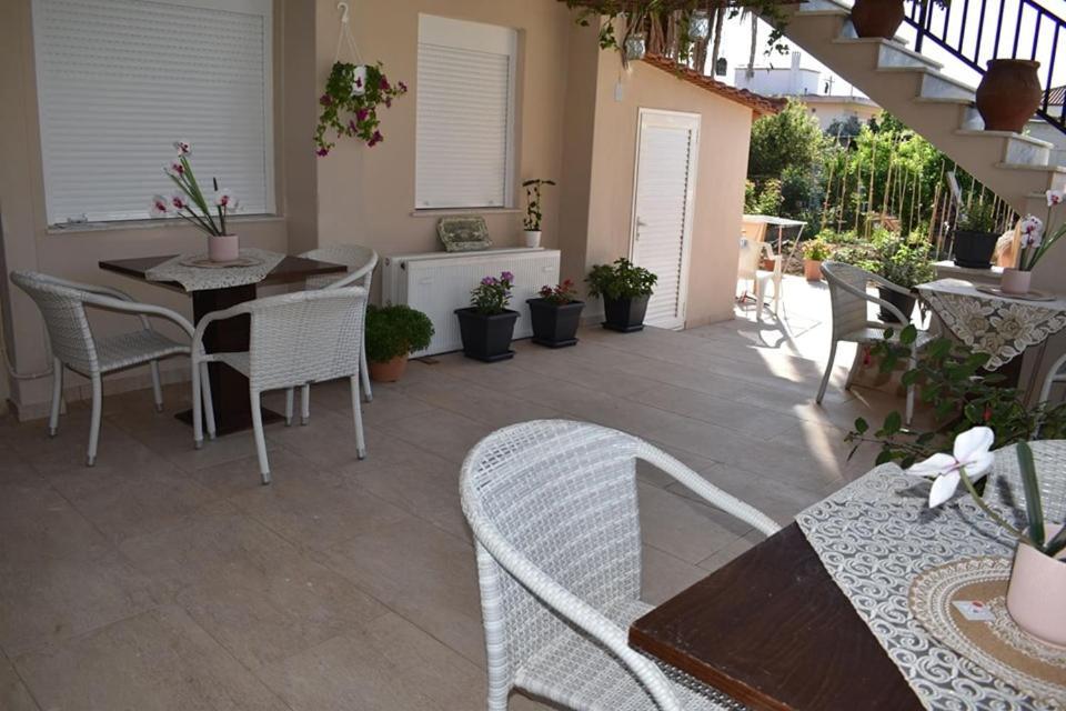 Aigli Luxury Studios Nea Roda Exterior photo